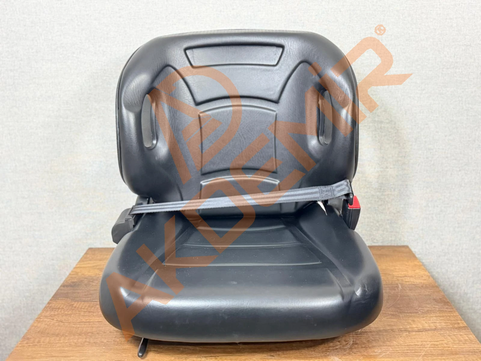 FORKLİFT KOLTUĞU TCM KOMATSU TOYOTA TİPİ SÜSPANSİYONSUZ 